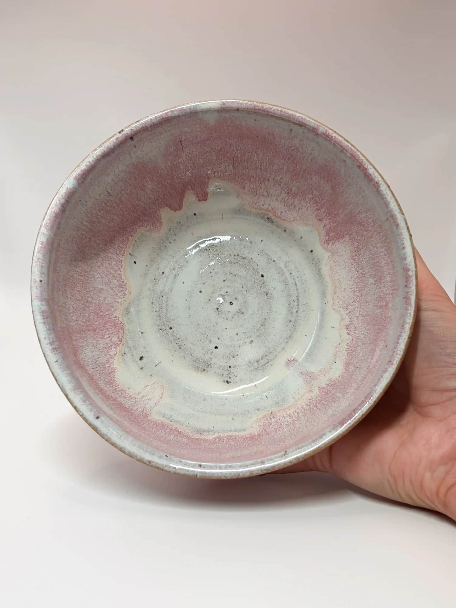 Keramikkbolle, hvit og rosa