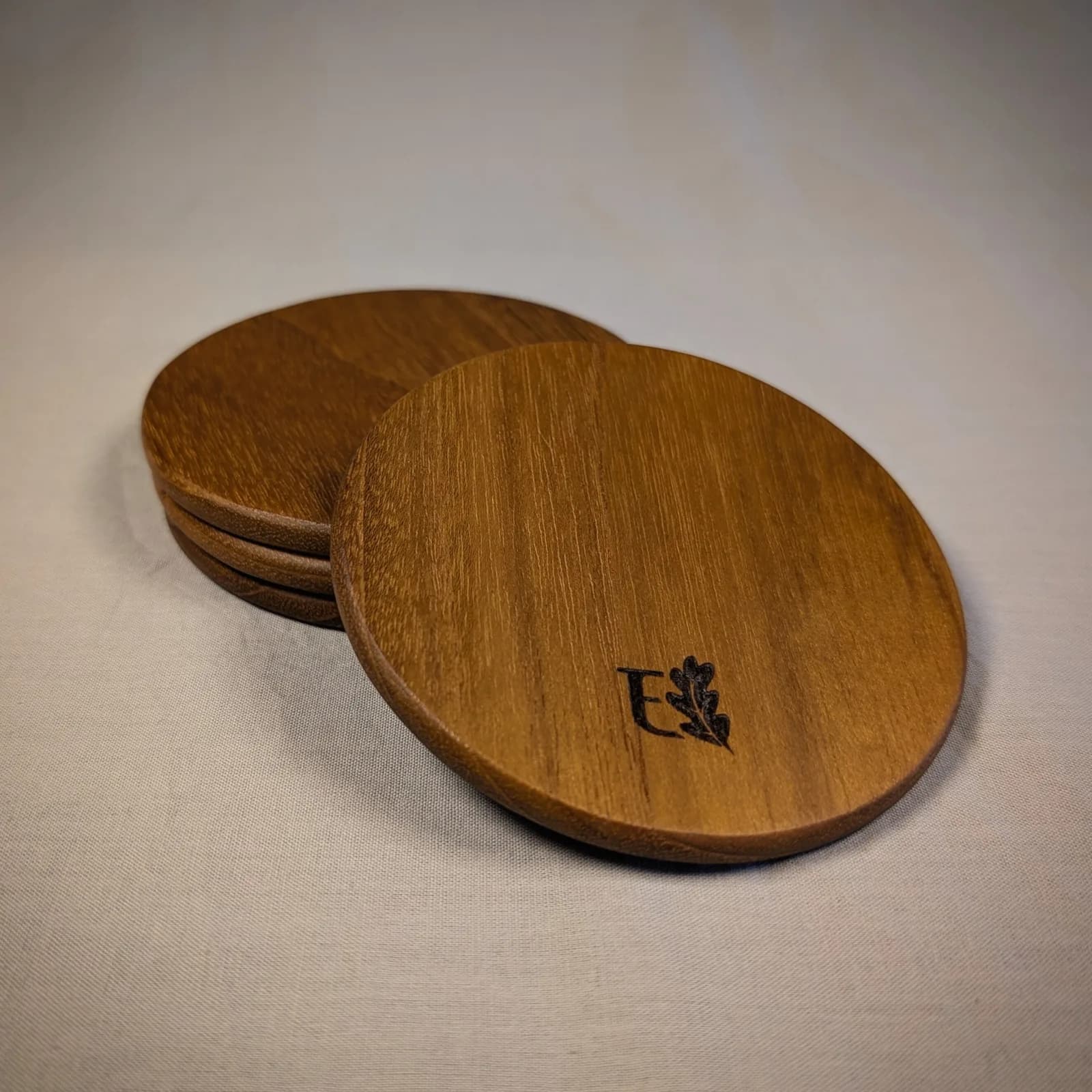 Glassbrikker i teak