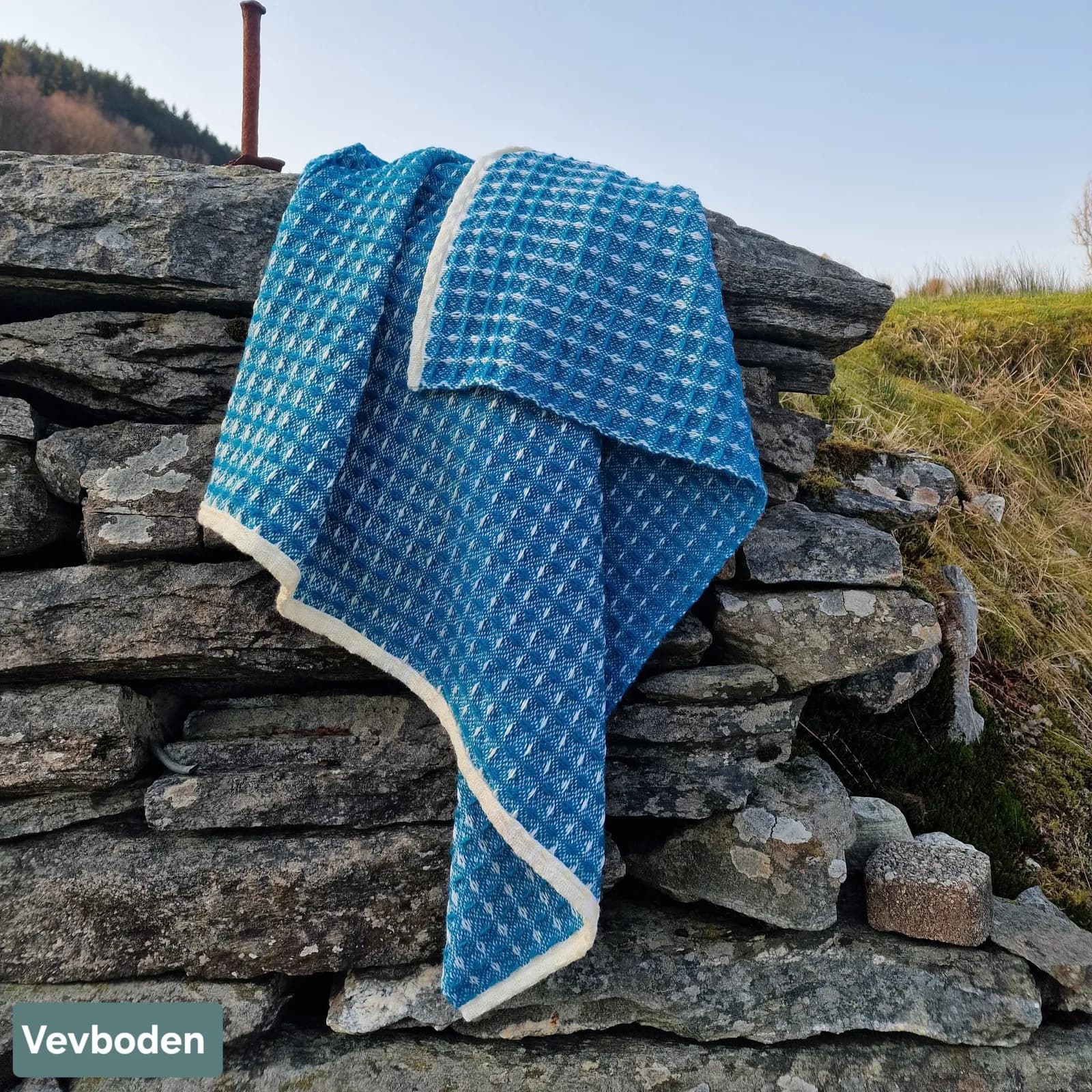 Vevd babyteppe i ull