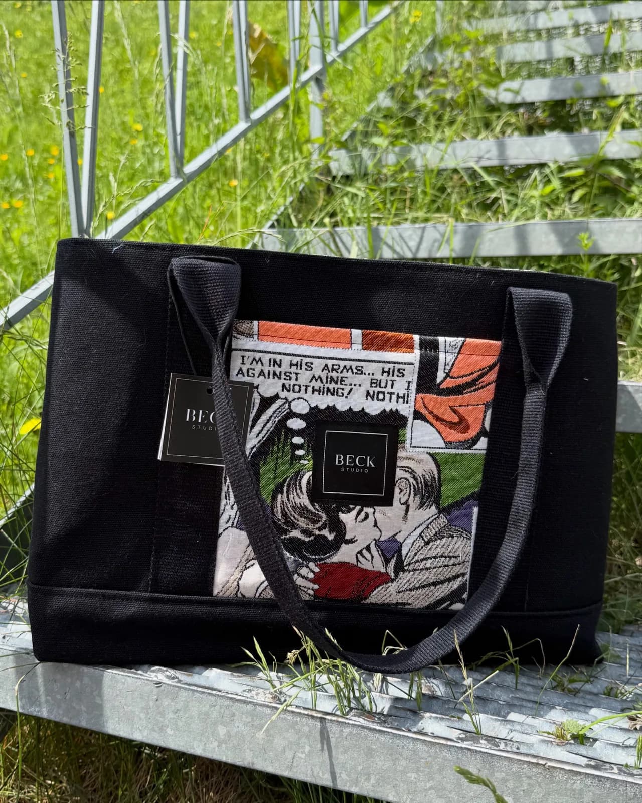 Tote bag, Black Framed; Comic Crush