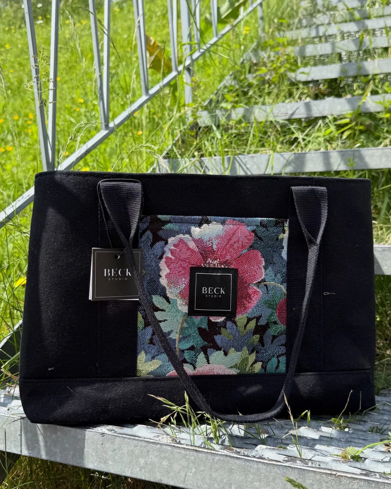 Tote bag, Black Framed; Midnight bloom