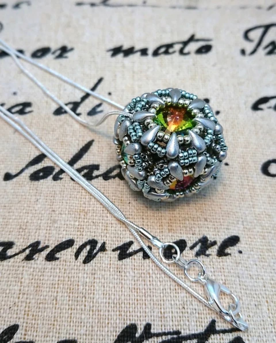 ”Windows of the Sun“ smykke.