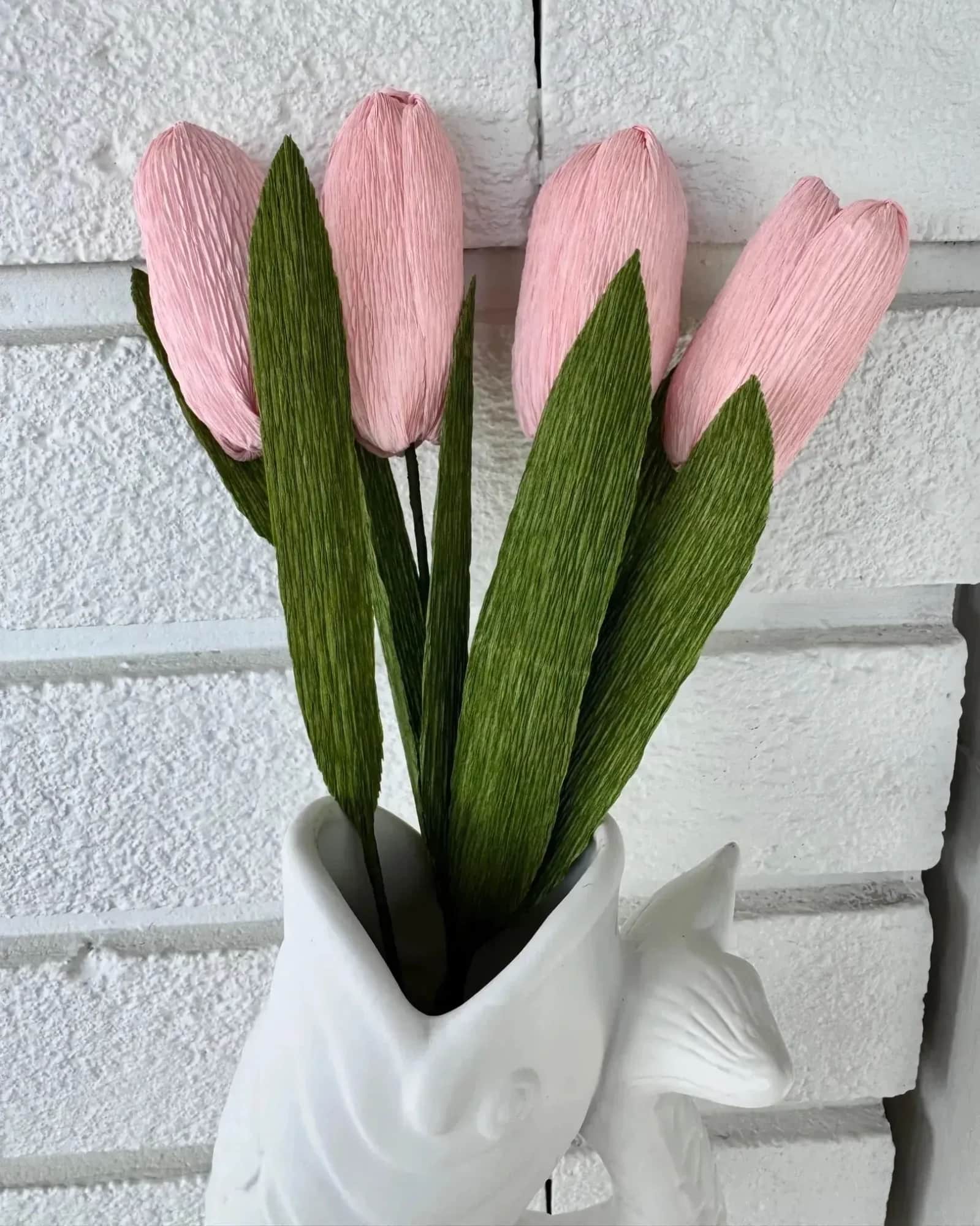 Tulipaner av kreppapir (4stk)