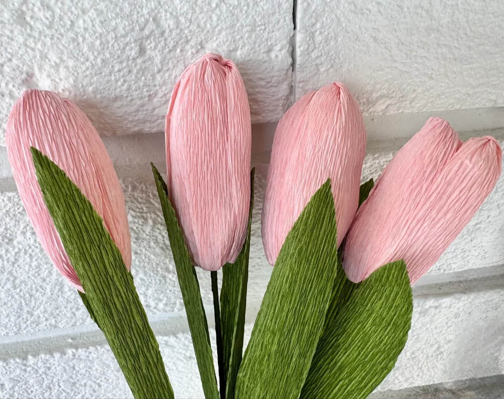 Tulipaner av kreppapir (4stk)