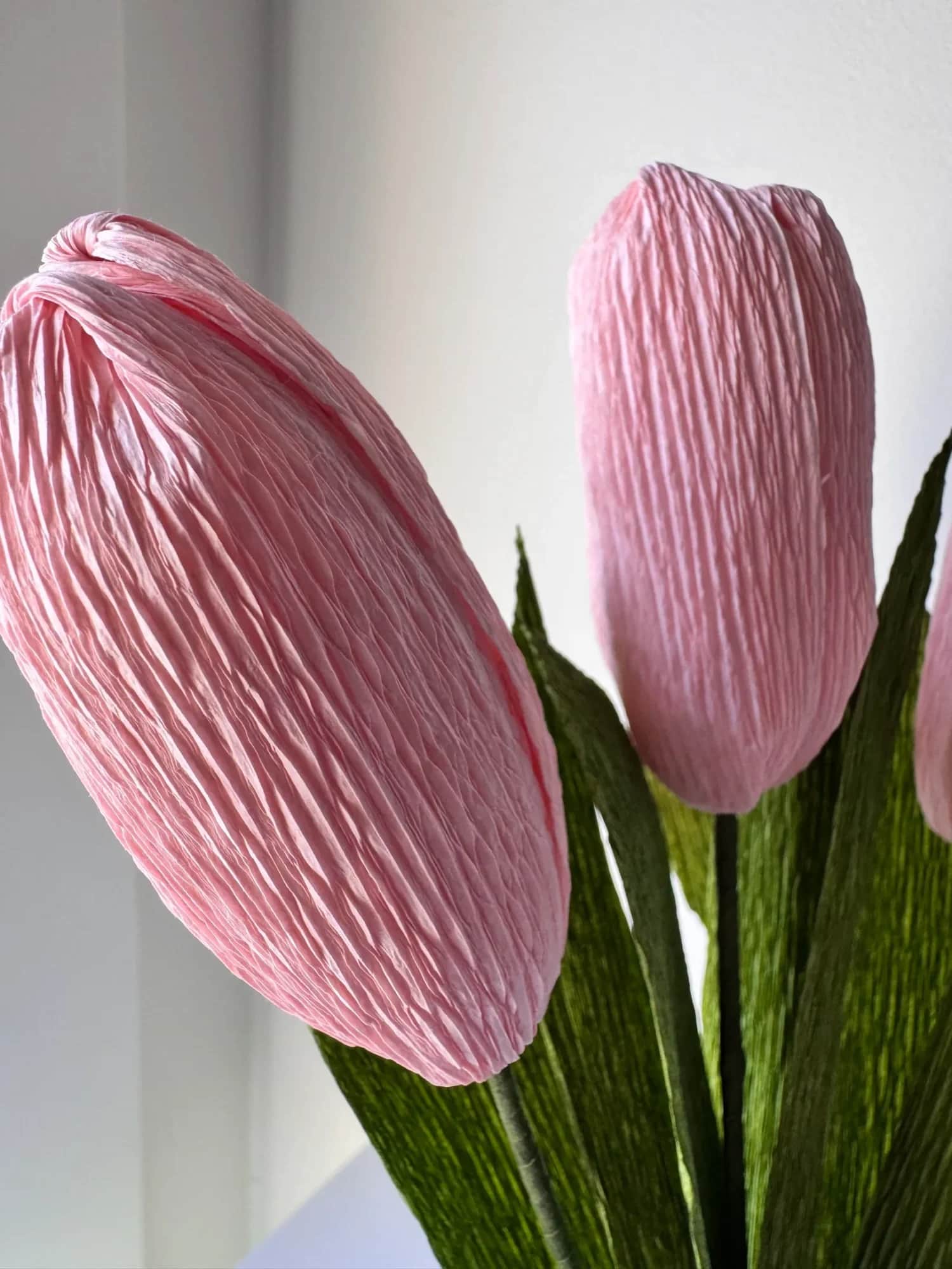 Tulipaner av kreppapir (4stk)