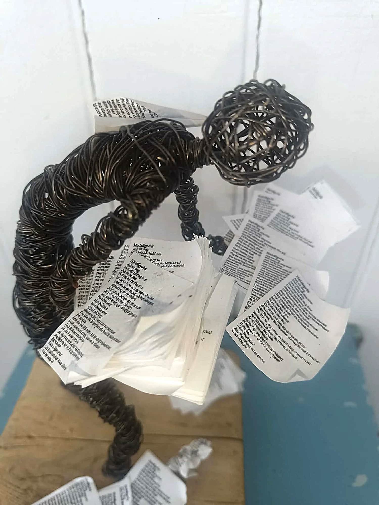 Læreren - Skulptur av ståltråd