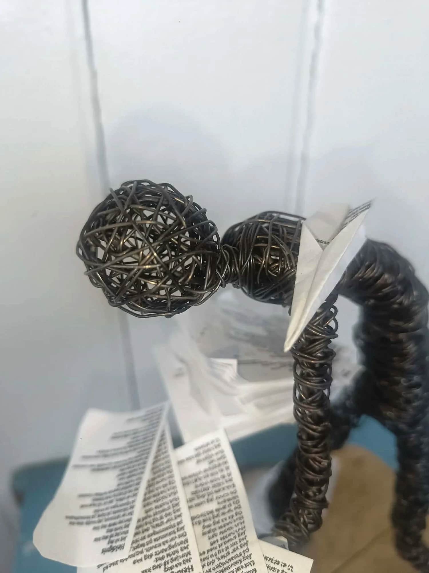 Læreren - Skulptur av ståltråd