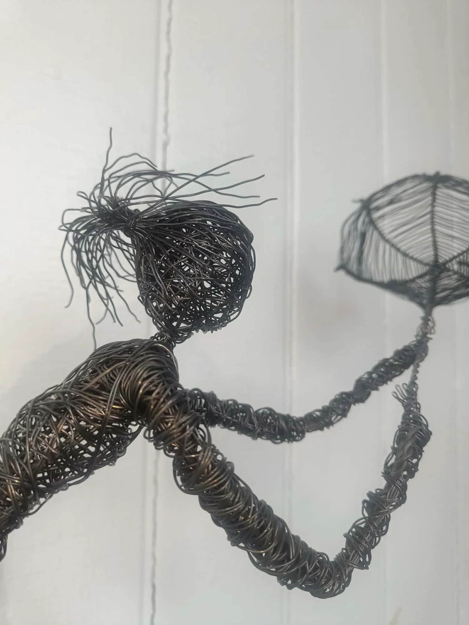 Ekstremvær - Skulptur av ståltråd
